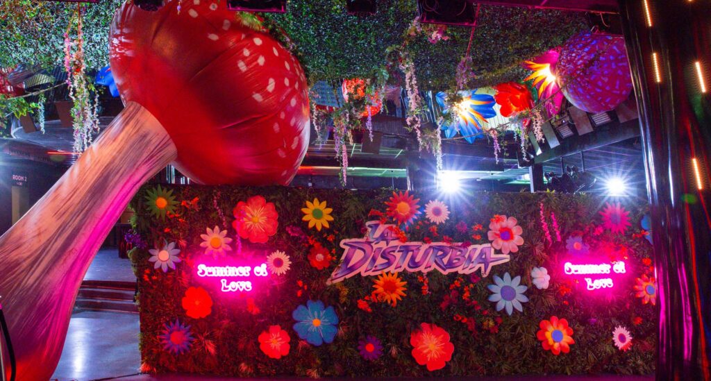 Alice in wonderland event decor (10) copy