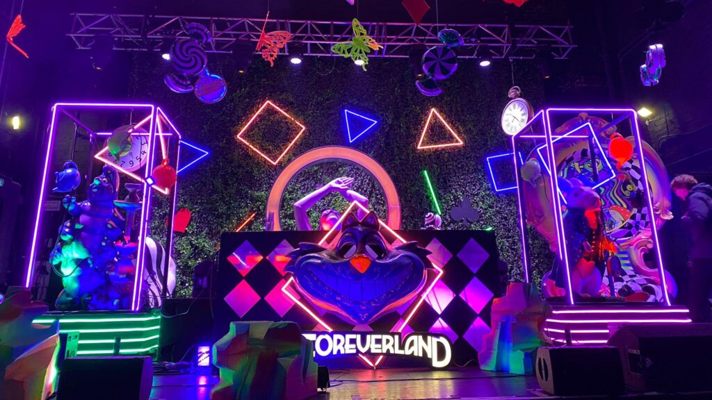 Alice in wonderland event decor (2)
