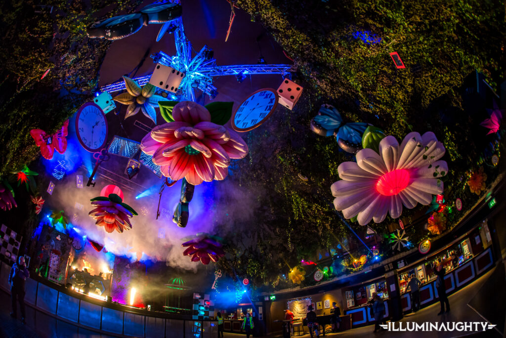 Alice in wonderland event decor (21)