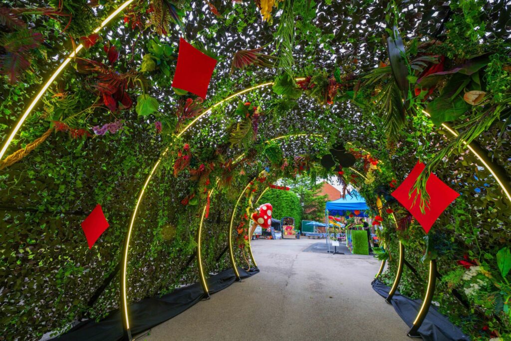 Alice in wonderland event decor (8)
