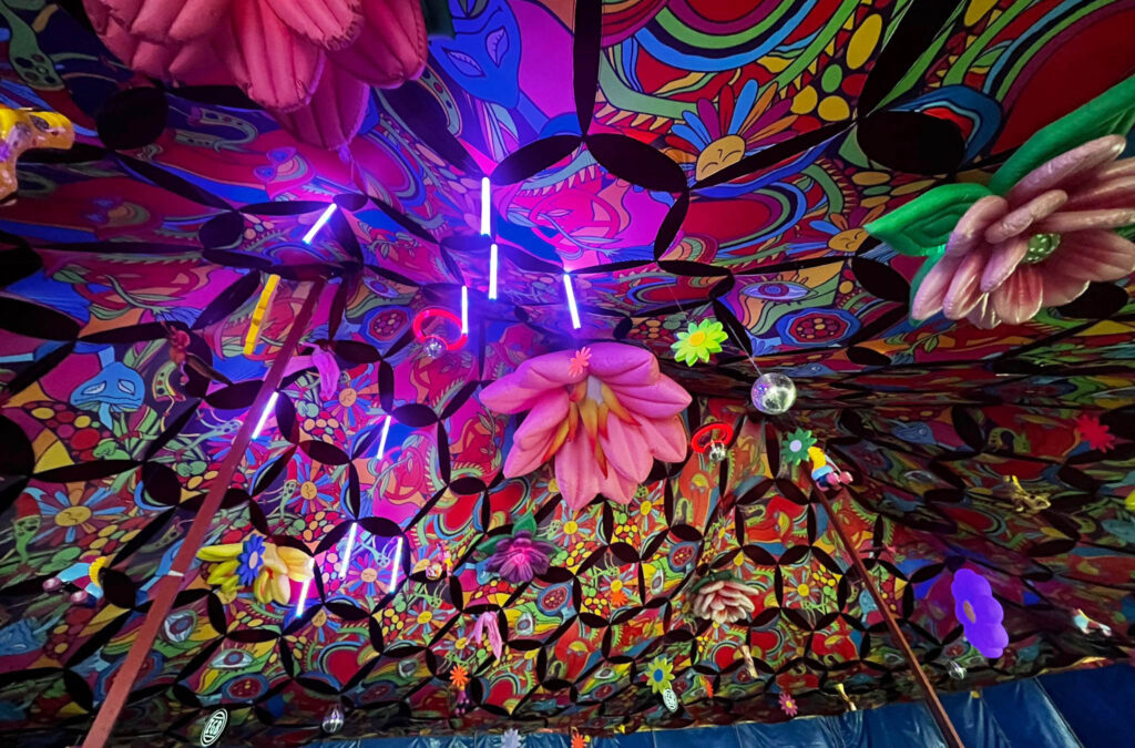 Decoración para eventos al estilo «Flower Power» (27)