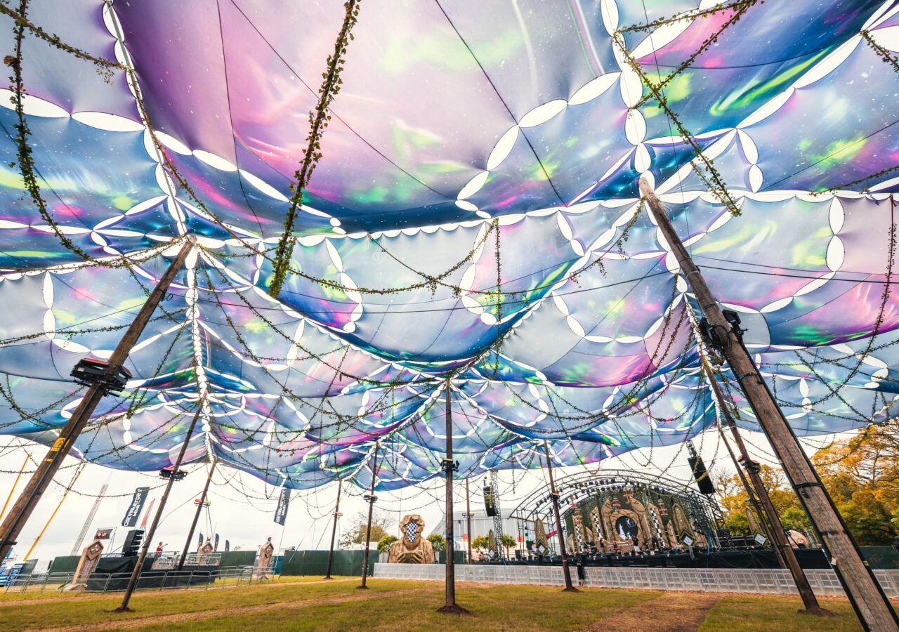 Creamfields festival event decor (12)