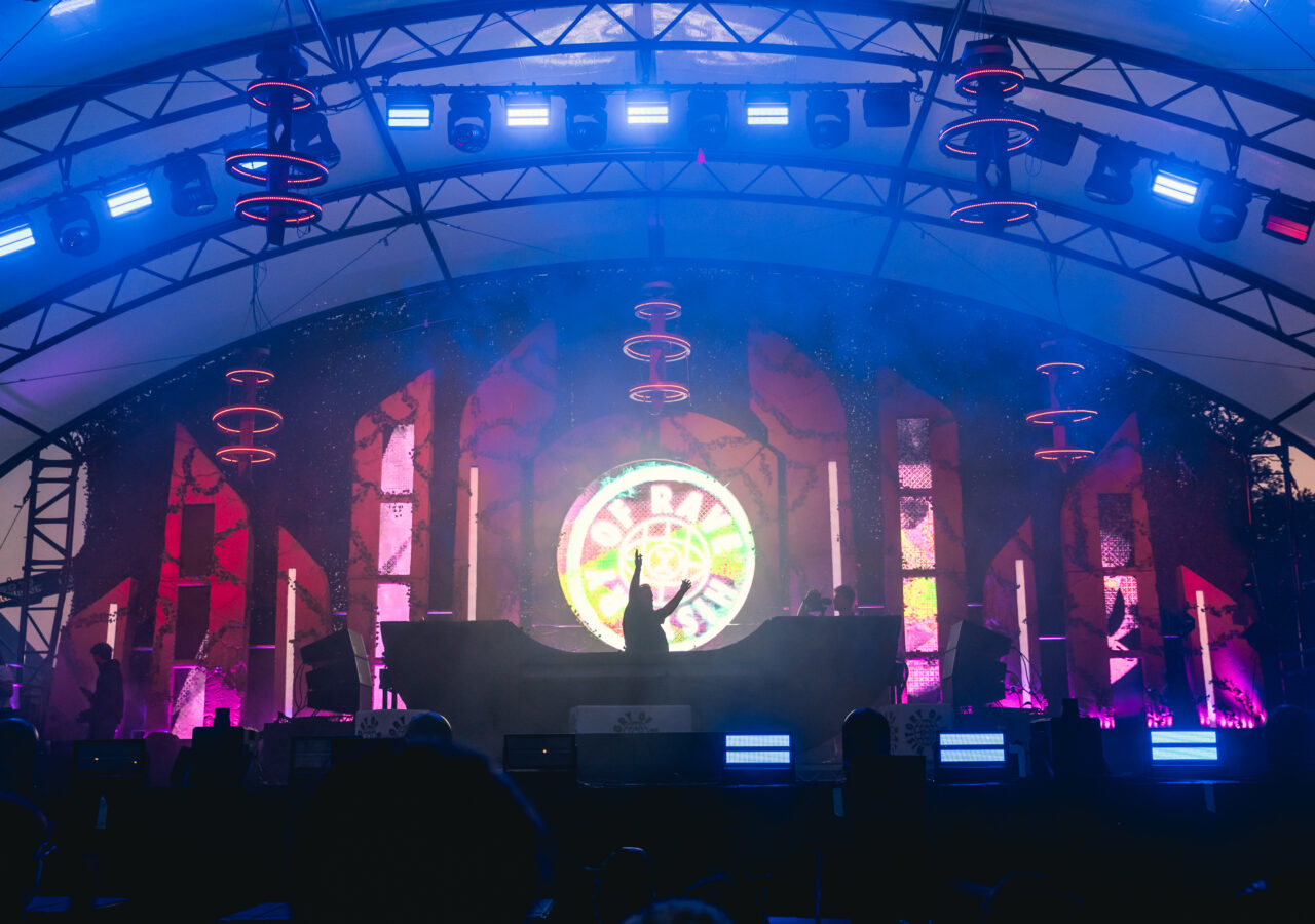 Creamfields festival event decor (5)