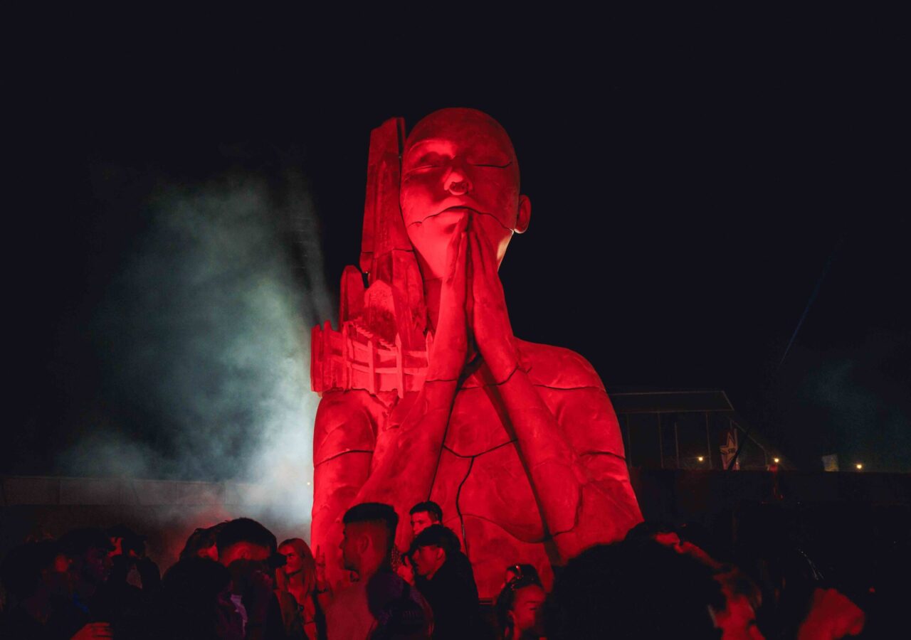 Creamfields festival event decor (6)