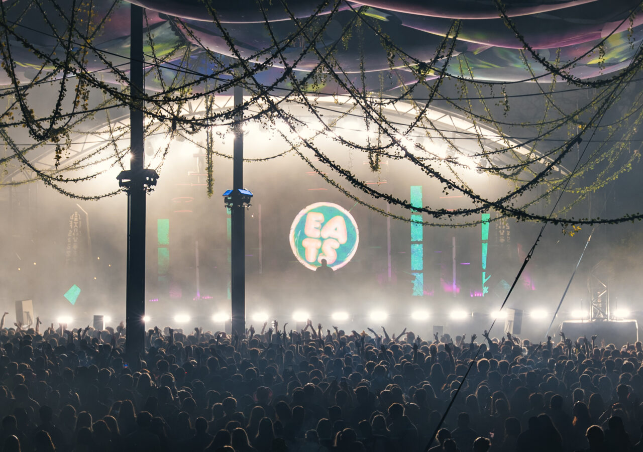 Creamfields festival event decor (7)