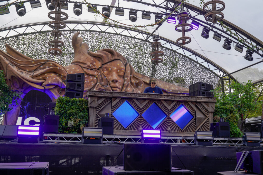 Dreamscape event decor (16)