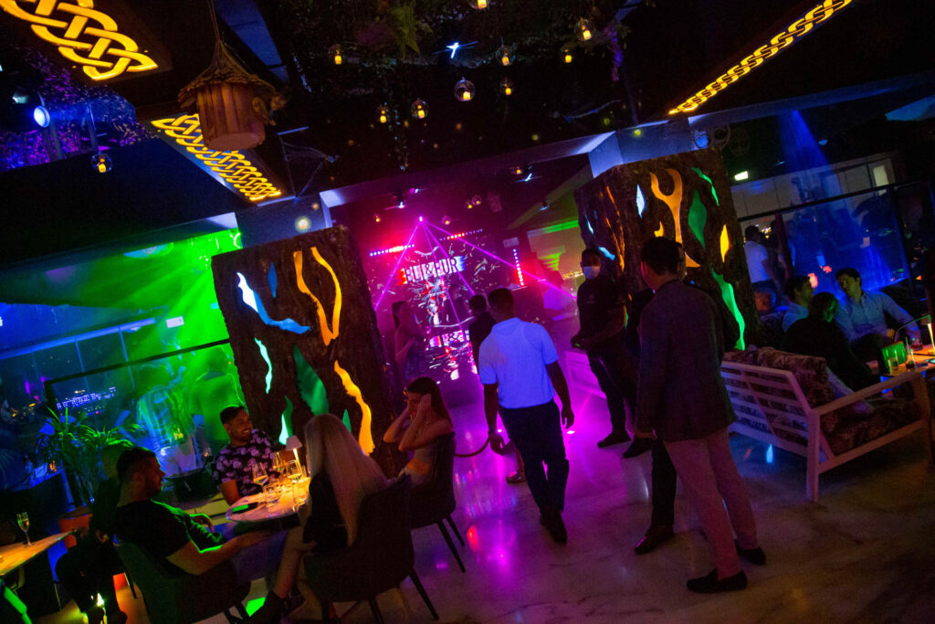 Midsummer nights dream event decor (14)