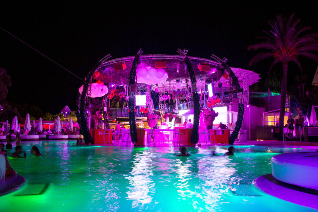 Midsummer nights dream event decor (3)