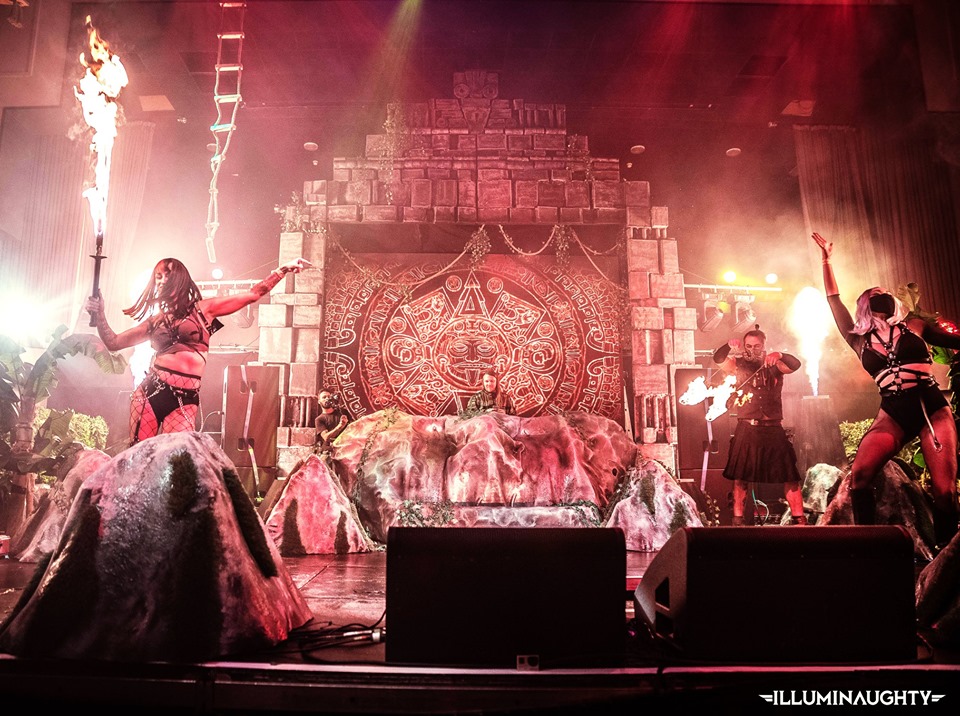 Temple of ruins event decor (27)