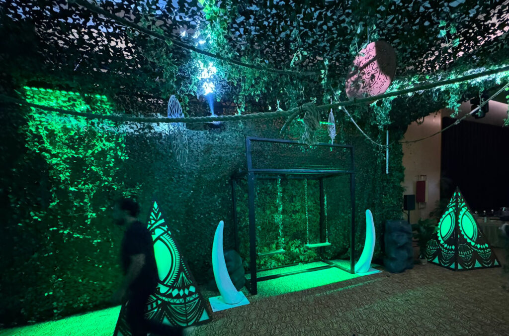 Temple of ruins event decor (4)