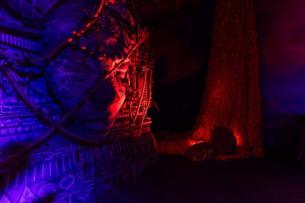 Temple of ruins event decor (7)